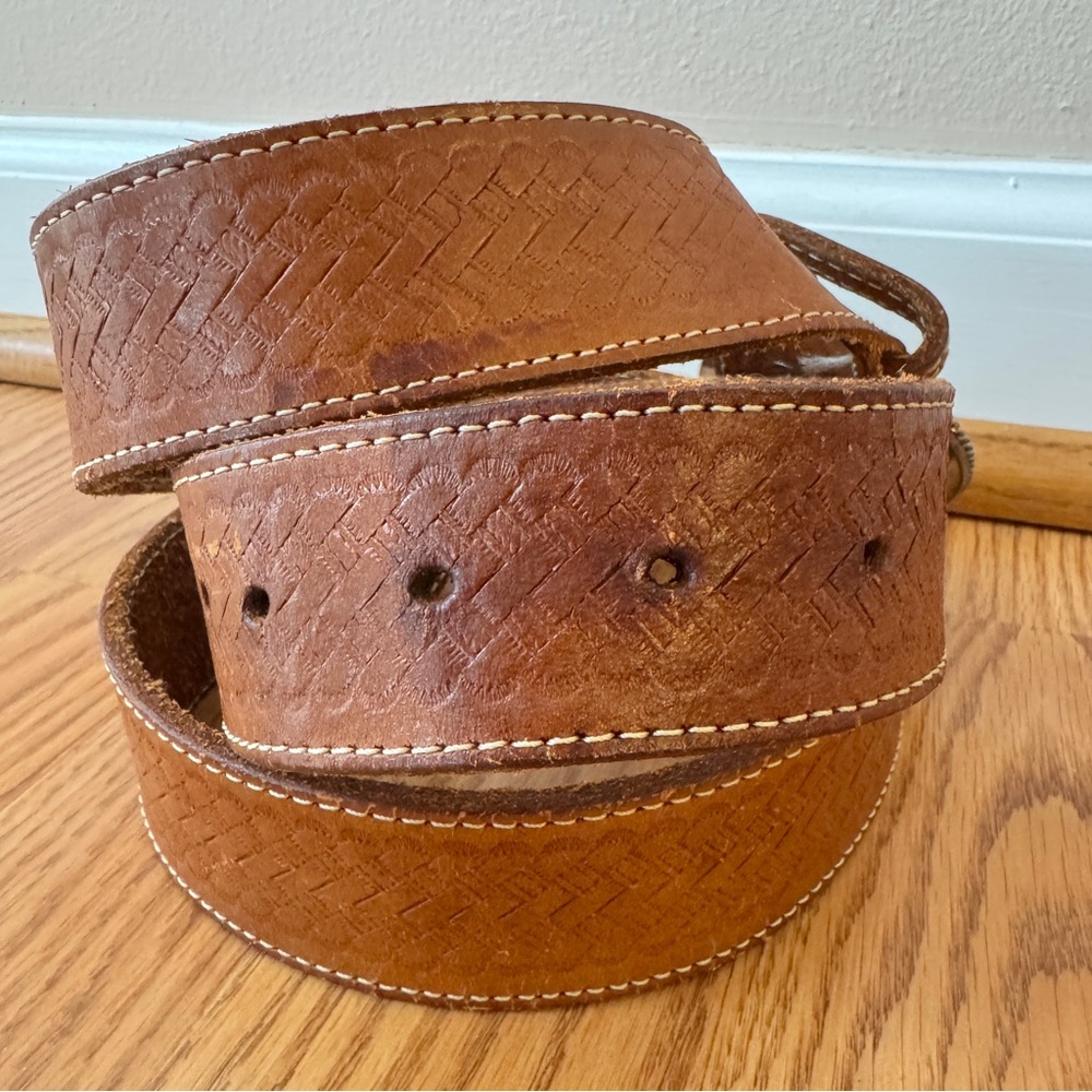 Vintage Montana Silversmith Initial Letter F Silver and Gold Buckle Leather Belt - Picture 4 of 6